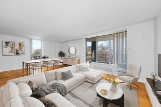 77 Pond Avenue 401, Brookline, MA 02445