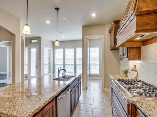 716 Sandbox Drive, Little Elm, TX 76227