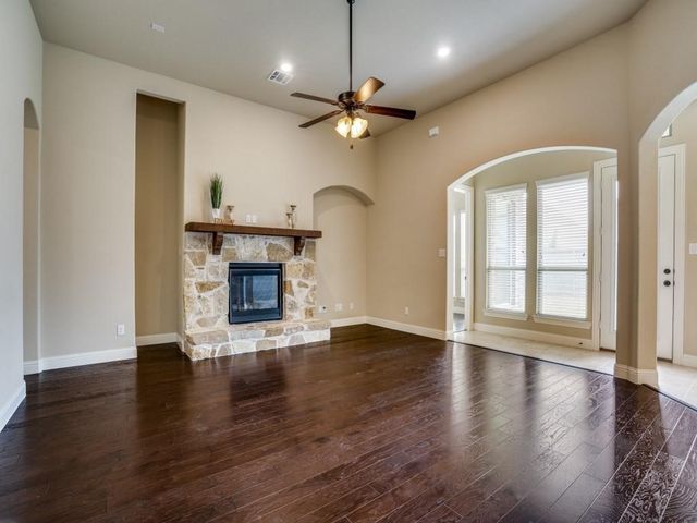 716 Sandbox Drive, Little Elm, TX 76227