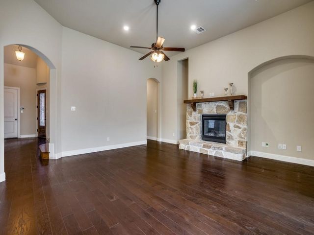 716 Sandbox Drive, Little Elm, TX 76227