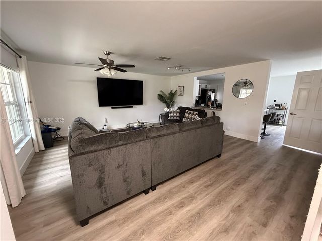 3801 NW 121st Ave, Sunrise, FL 33323