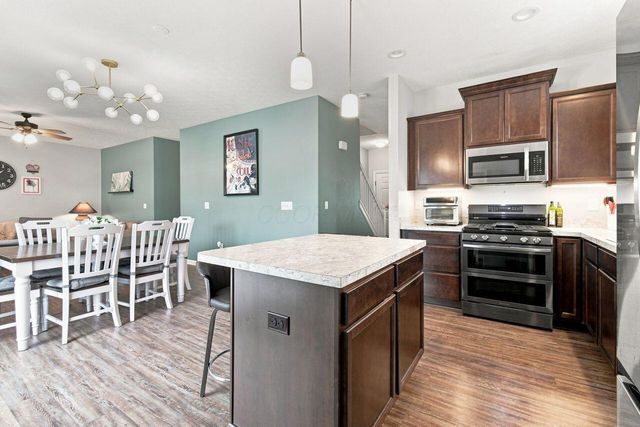 182 Mannaseh Drive W, Granville, OH 43023