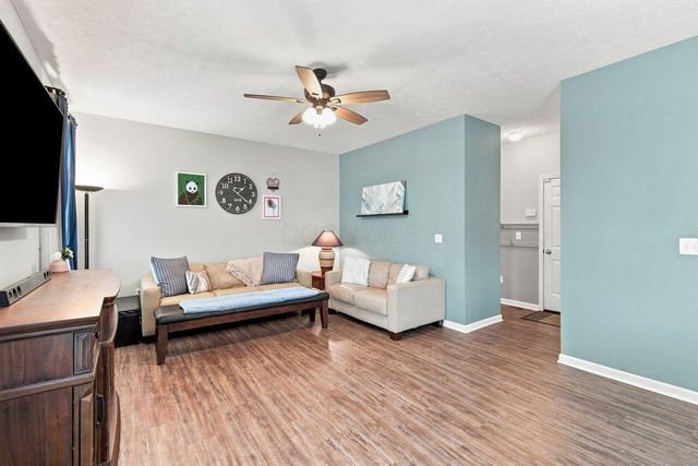 182 Mannaseh Drive W, Granville, OH 43023