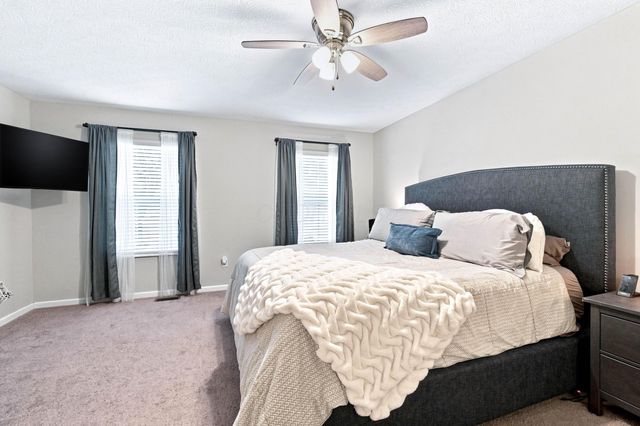 182 Mannaseh Drive W, Granville, OH 43023