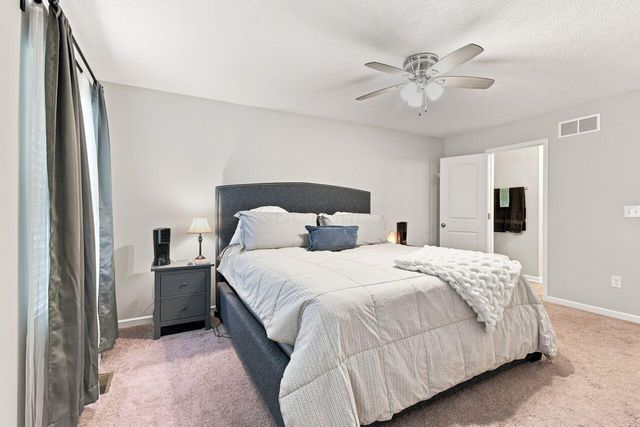 182 Mannaseh Drive W, Granville, OH 43023