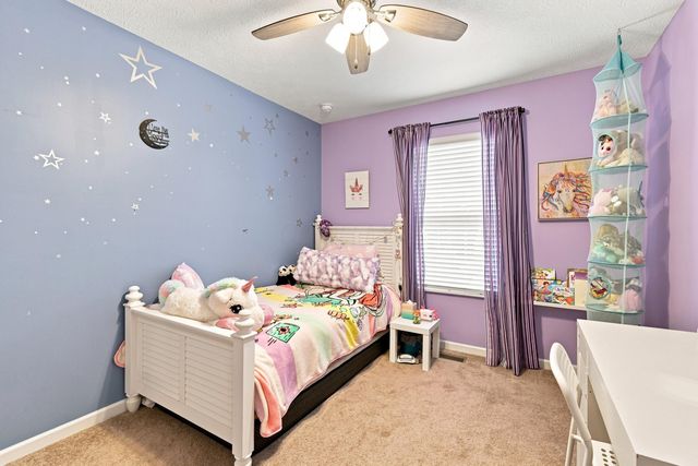 182 Mannaseh Drive W, Granville, OH 43023