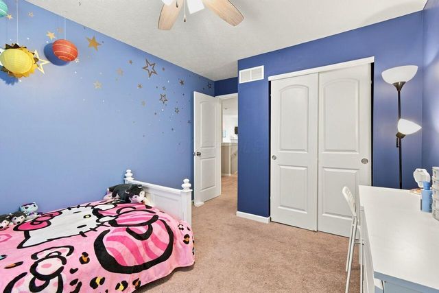 182 Mannaseh Drive W, Granville, OH 43023
