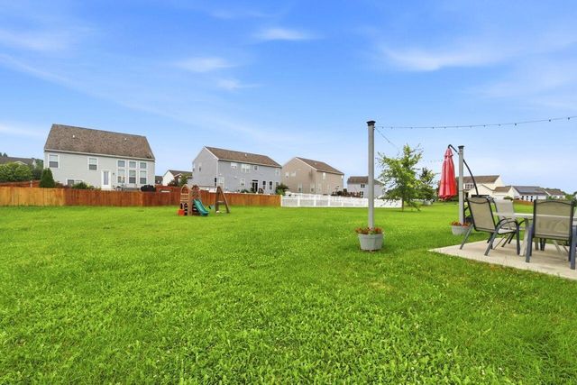 182 Mannaseh Drive W, Granville, OH 43023