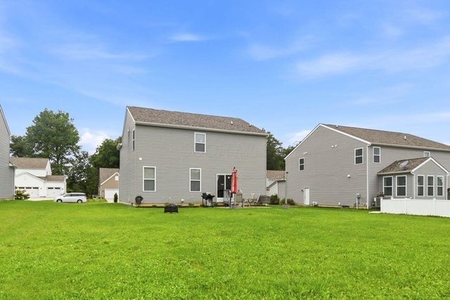 182 Mannaseh Drive W, Granville, OH 43023