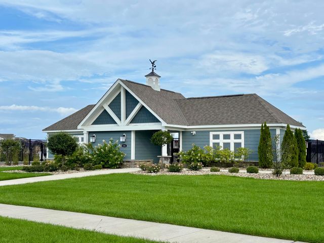 182 Mannaseh Drive W, Granville, OH 43023