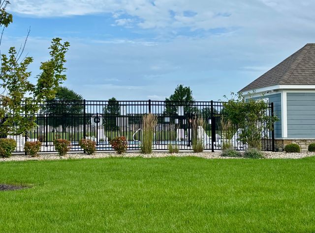 182 Mannaseh Drive W, Granville, OH 43023