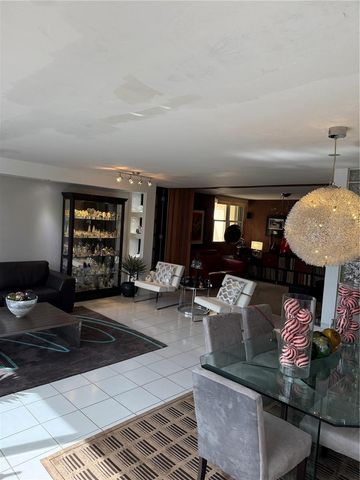 76 Kings Court 76 KINGS COURT 903, San Juan, PR 00907