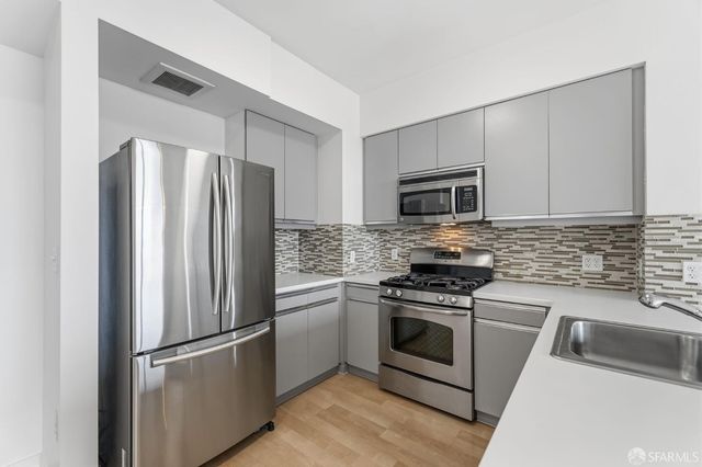 5800 3rd Street 1412, San Francisco, CA 94124