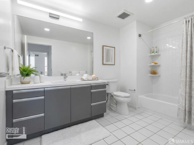 5800 3rd Street 1412, San Francisco, CA 94124