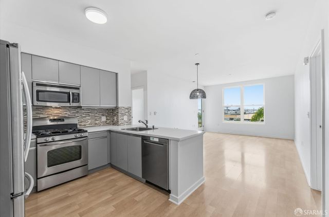 5800 3rd Street 1412, San Francisco, CA 94124
