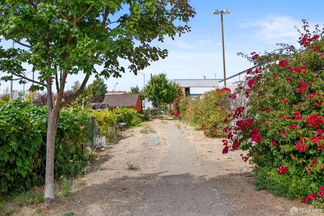 5800 3rd Street 1412, San Francisco, CA 94124