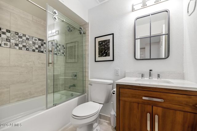 8225 E JACKRABBIT Road, Scottsdale, AZ 85250