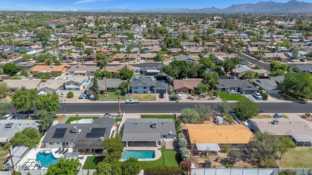 8225 E JACKRABBIT Road, Scottsdale, AZ 85250