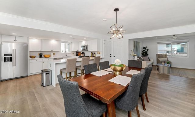 8225 E JACKRABBIT Road, Scottsdale, AZ 85250