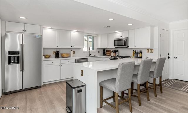 8225 E JACKRABBIT Road, Scottsdale, AZ 85250