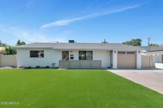 8225 E JACKRABBIT Road, Scottsdale, AZ 85250