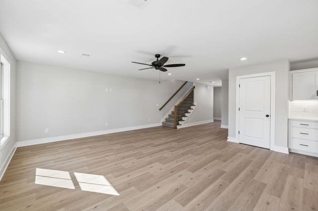 2611 Old Greenbrier Pike, Greenbrier, TN 37073
