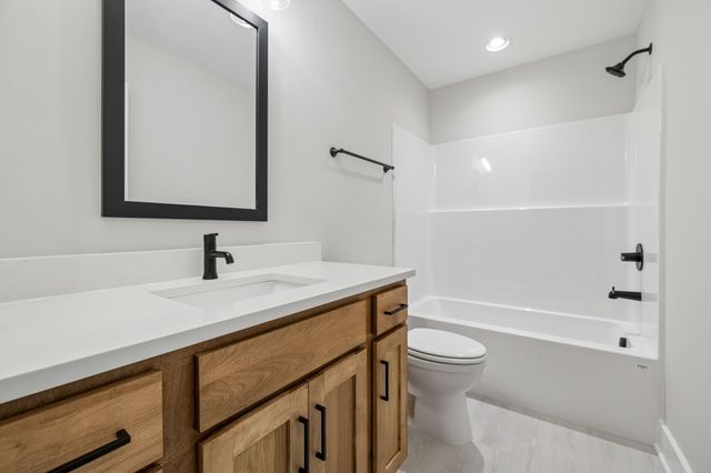 2611 Old Greenbrier Pike, Greenbrier, TN 37073