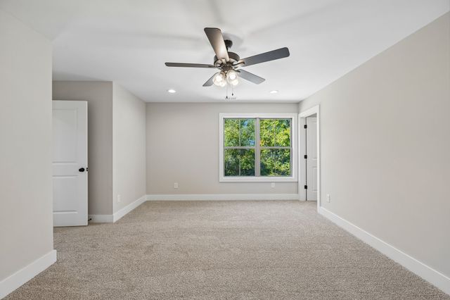 2611 Old Greenbrier Pike, Greenbrier, TN 37073
