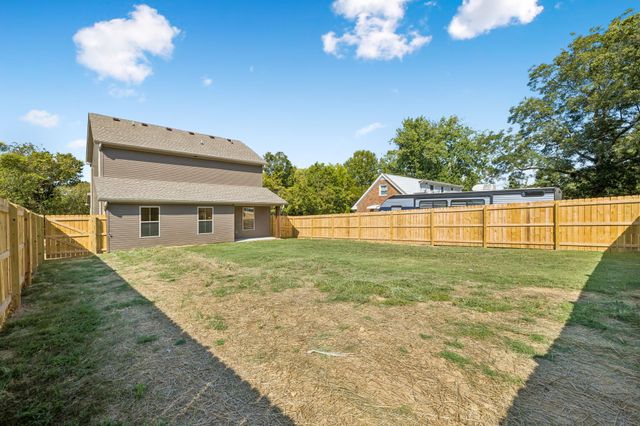 2611 Old Greenbrier Pike, Greenbrier, TN 37073