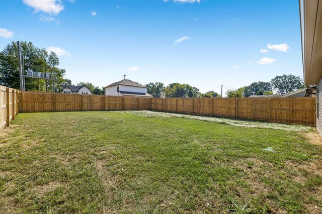 2611 Old Greenbrier Pike, Greenbrier, TN 37073