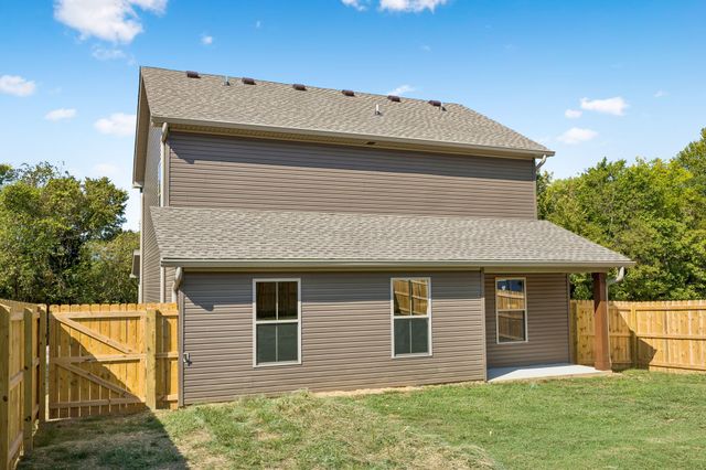 2611 Old Greenbrier Pike, Greenbrier, TN 37073