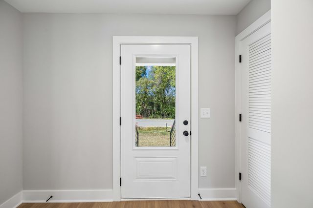 2611 Old Greenbrier Pike, Greenbrier, TN 37073