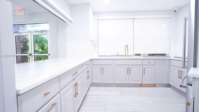 10202 Caracas Street, Cooper City, FL 33026