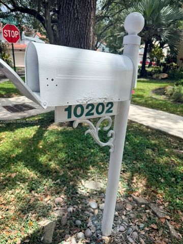 10202 Caracas Street, Cooper City, FL 33026