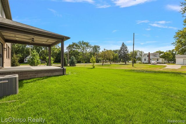 49001 Wingfield Drive, Macomb, MI 48044