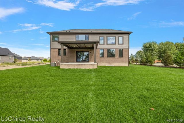 49001 Wingfield Drive, Macomb, MI 48044