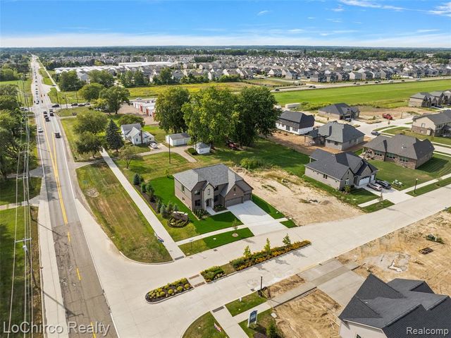 49001 Wingfield Drive, Macomb, MI 48044