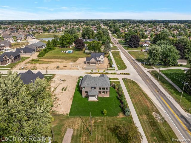 49001 Wingfield Drive, Macomb, MI 48044