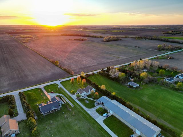 17N975 Harmony Road, Hampshire, IL 60140