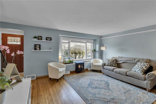 75 Albion Avenue, Amherst, NY 14226