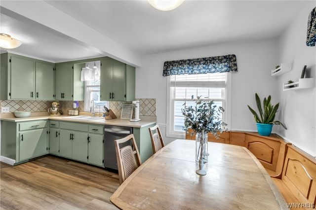 75 Albion Avenue, Amherst, NY 14226