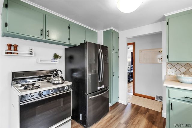 75 Albion Avenue, Amherst, NY 14226