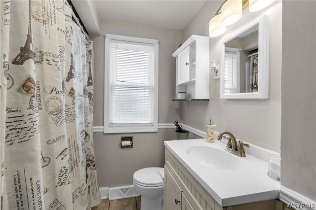 75 Albion Avenue, Amherst, NY 14226