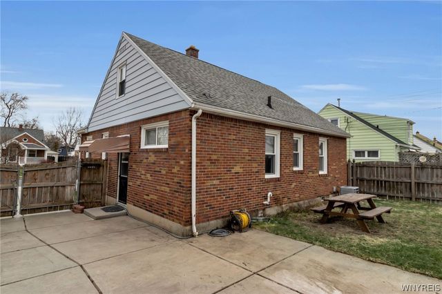 75 Albion Avenue, Amherst, NY 14226