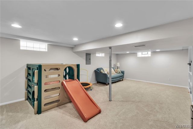 75 Albion Avenue, Amherst, NY 14226