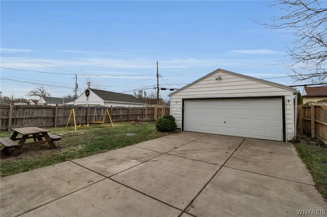 75 Albion Avenue, Amherst, NY 14226