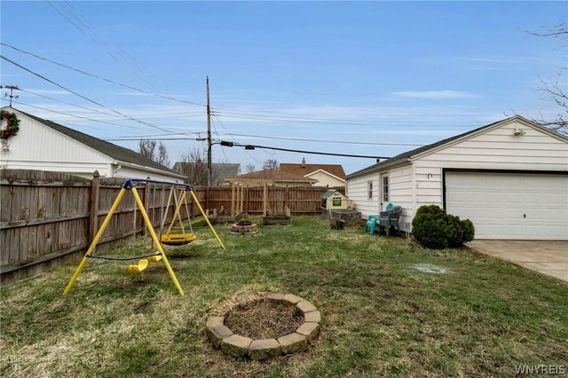 75 Albion Avenue, Amherst, NY 14226