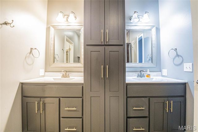 724 State Highway H, Neelyville, MO 63954