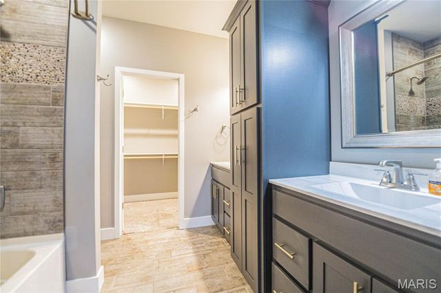 724 State Highway H, Neelyville, MO 63954