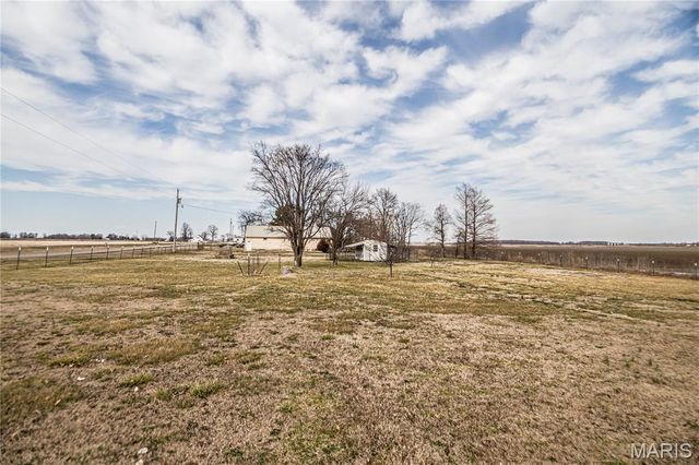 724 State Highway H, Neelyville, MO 63954